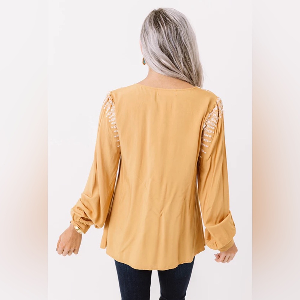 NWOT Impressions Embroidered Blouse - Picture 2 of 10